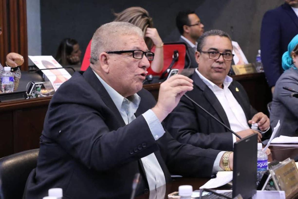 Incluso, advirtió que recurrirán a la toma masiva de carreteras como una táctica para presionar a la presidenta del país a cumplir con la exigencia de la bancada oficialista.