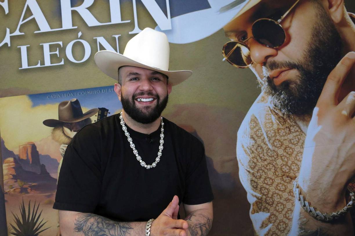 “Colmillo de Leche” de Carin León: La revista Rolling Stone colocó el álbum Colmillo de Leche, de Carín León, en el número tres de su lista de los mejores álbumes del 2023 hasta el momento, este álbum ha sido muy elogiado por la crítica, motivo por el cual recibió una nominación a los Latin Grammy 2023 por Mejor álbum de música norteña. El sonorense continúa con una racha de éxitos en su carrera, la cual se encuentra en un momento de plenitud, gracias a los frutos que le ha brindado todo el trabajo hecho a lo largo de su trayectoria en la industria musical.