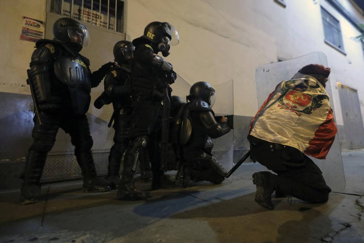 La mandataria reconoció que la crisis en las calles ha empeorado con un escenario de protestas violentas y bloqueos, que provocan escasez de insumos básicos y combustible en varias ciudades.