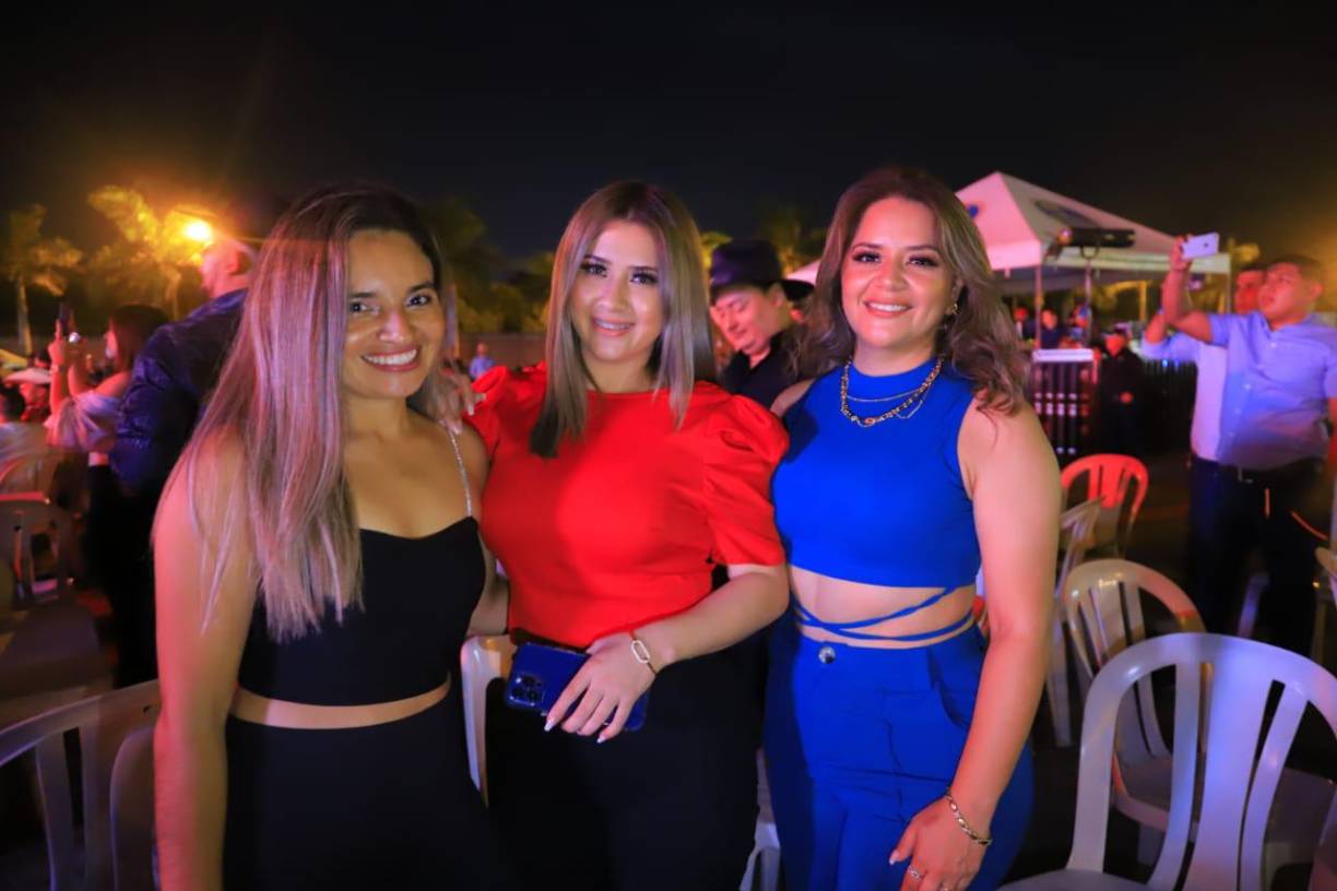 Erika Osorio, Alba Irías y Julia Mejía llegaron al conciertos desde Comayagua.
