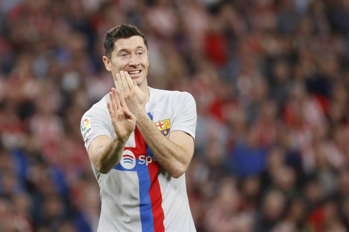 Delantero: Robert Lewandowski está preparando su artillería para un nuevo Clásico.