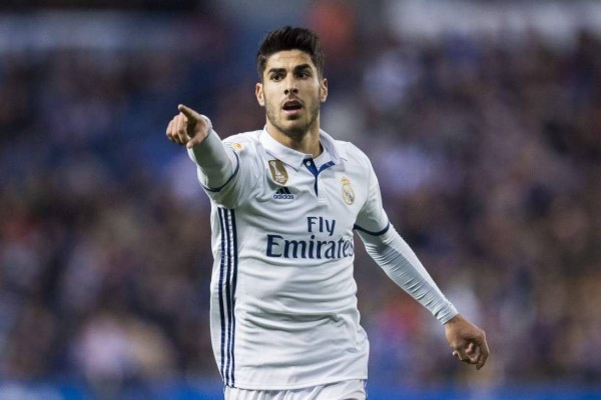 El Real Madrid está trabajando a tope para poder anunciar cuanto antes la renovación de Marco Asensio. El club blanco quiere “blindar” al crack. Tal y como informa Mundo Deportivo, el Real Madrid mejorará el contrato de Asensio ampliando la vinculación del futbolista durante 5 temporadas más, mejorando también su sueldo y ampliando, como condición fundamental, su cláusula. Ésta pasará de 80 millones de euros hasta los 150.