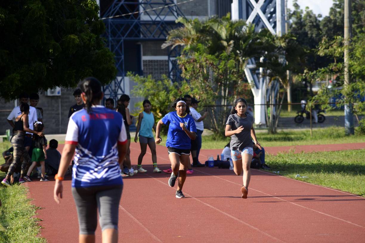 Gerencia de Deportes MSPS cuenta con profesionales que forman y apuestan por la formación de atletas y los velocistas alternan sus jornadas con otras disciplinas como Lanzamiento (Bala, Jabalina, Disco y, Martillo), Salto Largo, Salto Alto, y Carrera de Fondo. 