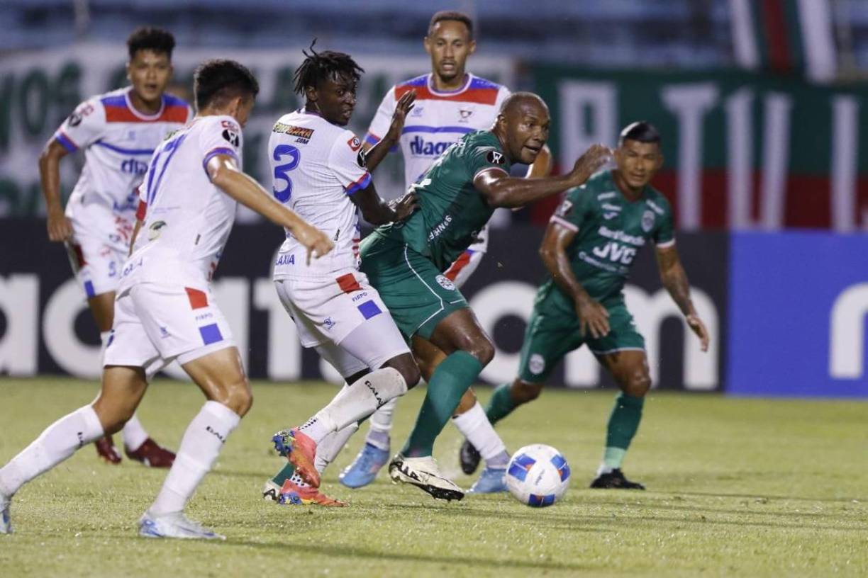 Marathón tuvo varias ocasiones para abrir el marcador, pero perdonó ante el cuadro visitante, ya también eliminado de la Copa Centroamericana.