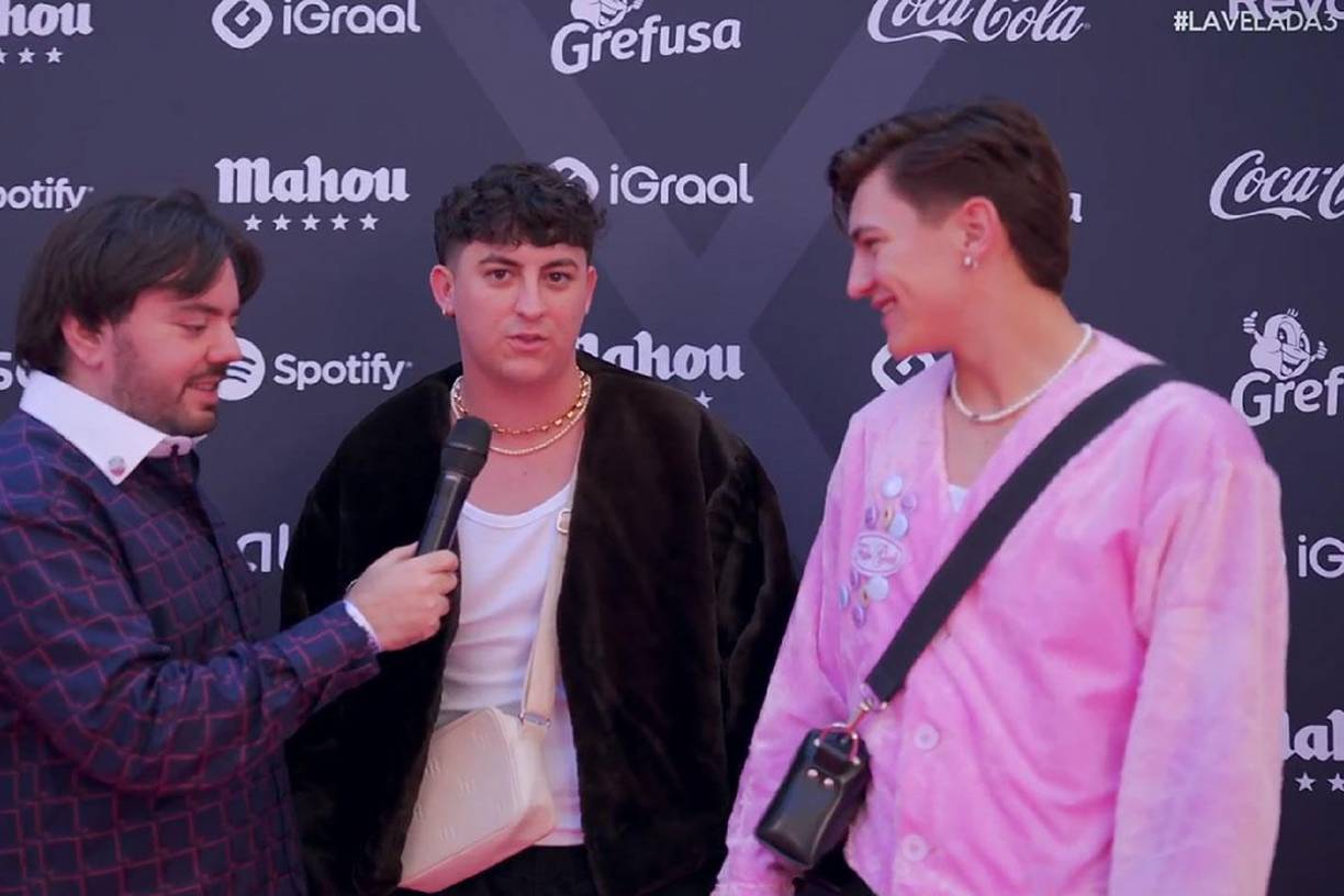 Javi Ruiz y Eric Ruiz, conocidos como los hermanos Buyer, no se perdieron el evento más esperado y así llegaron al estadio madrileño.