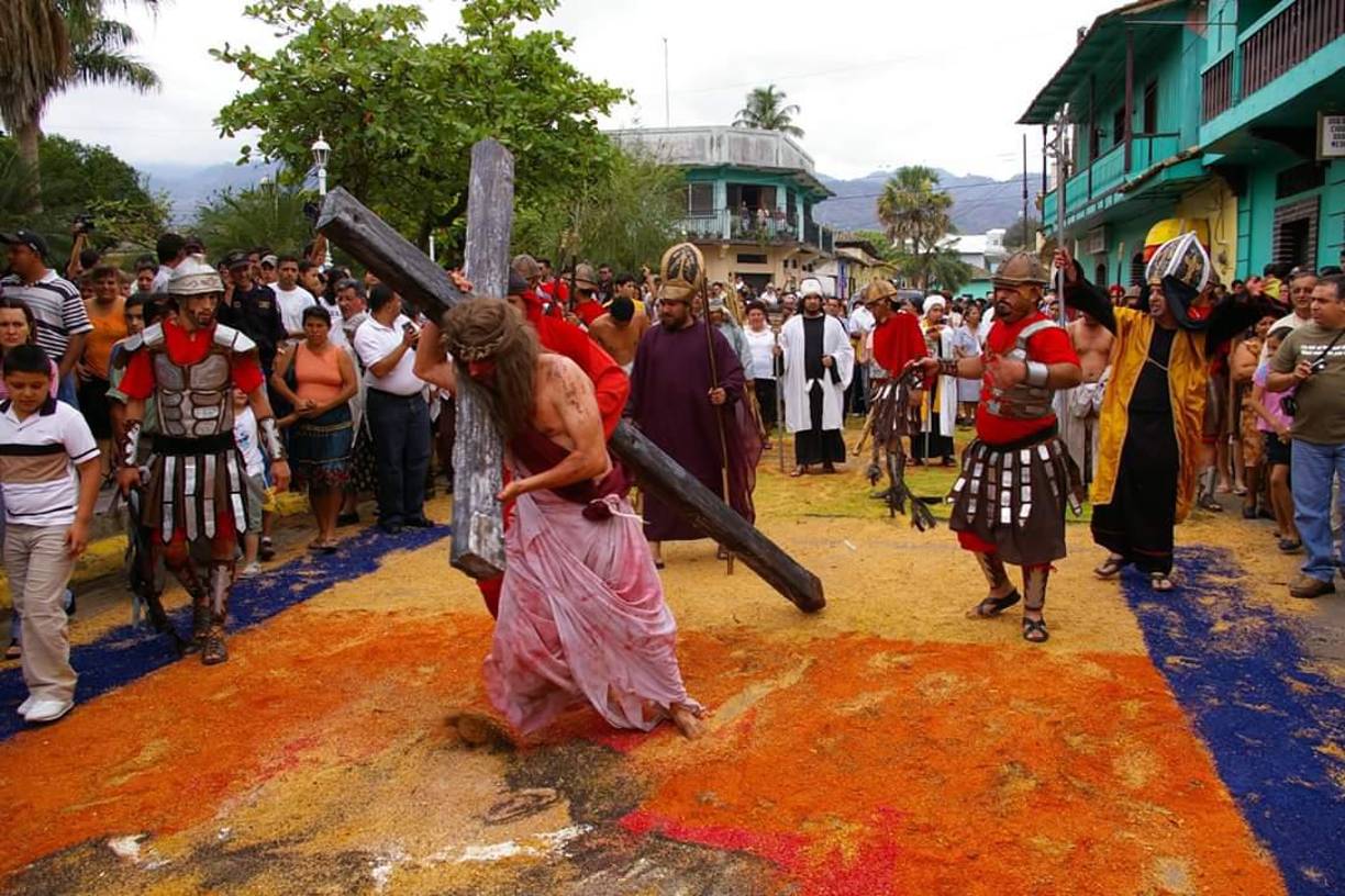 El jueves es la presentación de las mismas para los turistas que las aprecian y les toman fotos. 