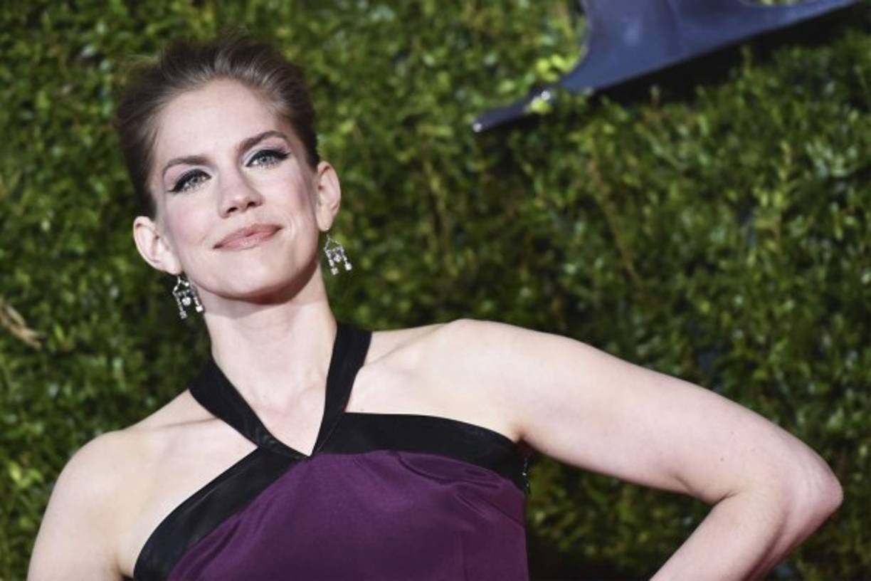 Anna Chlumsky, protagonista de la película 'Mi Primer Beso' está más bella que nunca.