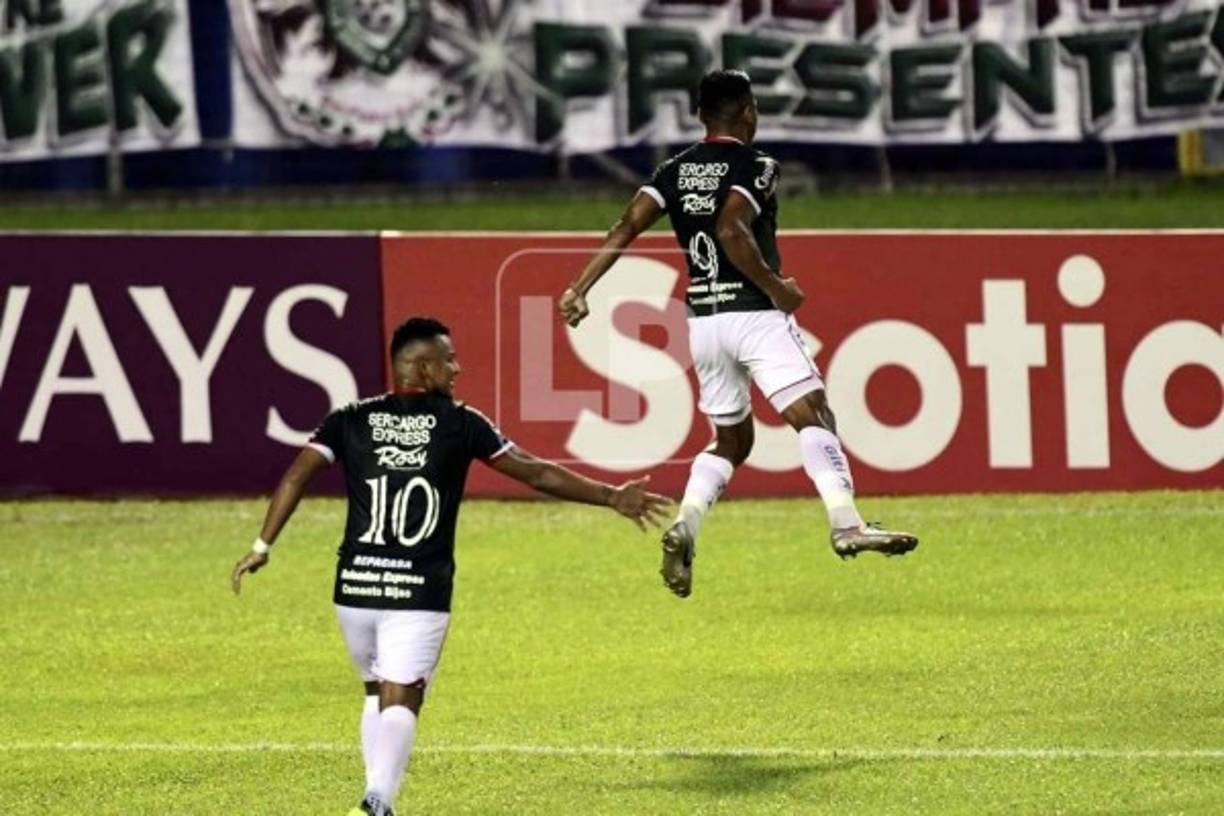 Frelys López celebrando el golazo que marcó tras la asistencia genial de Mario Martínez.