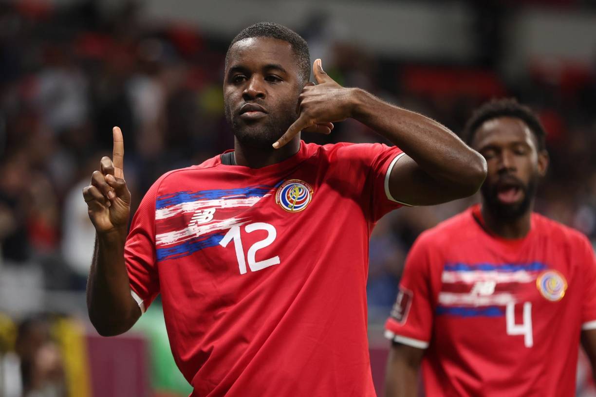 ¡El héroe tico! Joel Campbell marcó a los tres minutos del partido el gol de la victoria y clasificación de Costa Rica.
