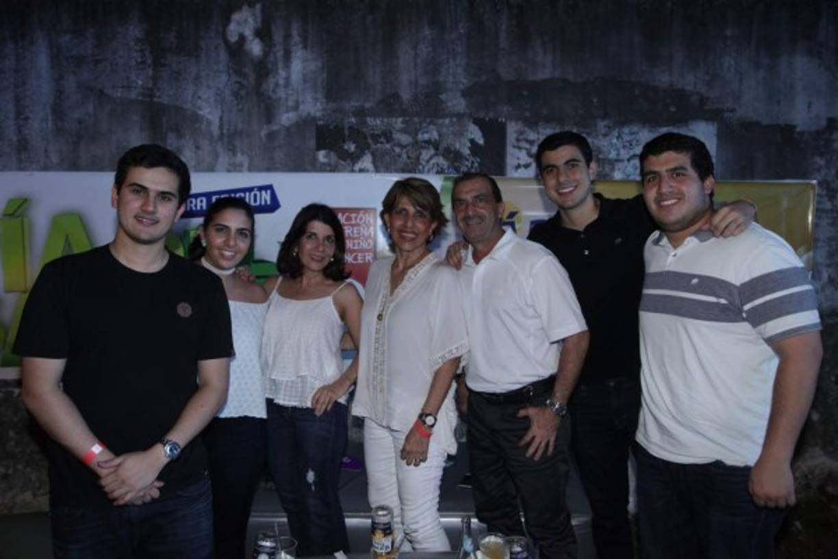 Jorge, Marce y Sandra Panayotti, Lilian y José Jaar, Diego Panayotti y José Carlo Jaar.