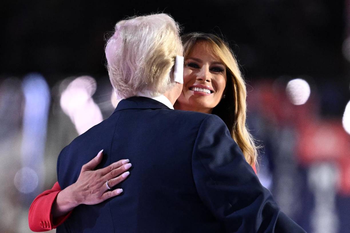 La llegada de Melania a la convención acalló los rumores de que Trump y su esposa hacen vidas separadas. 