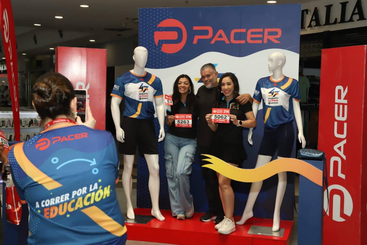 ¡Con Shin presente! Euforia en la entrega de Kit de la Maratón LA PRENSA