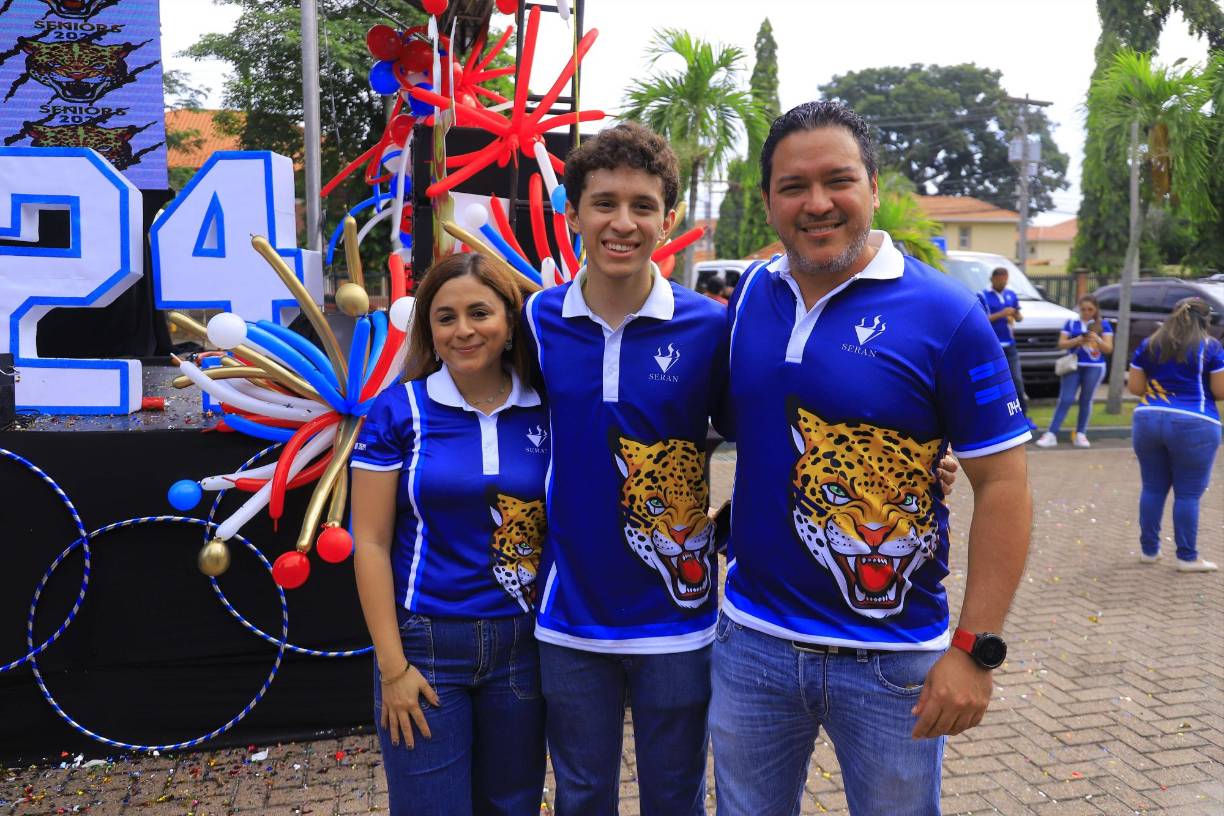 Karla, Diego y Luis Cervantes