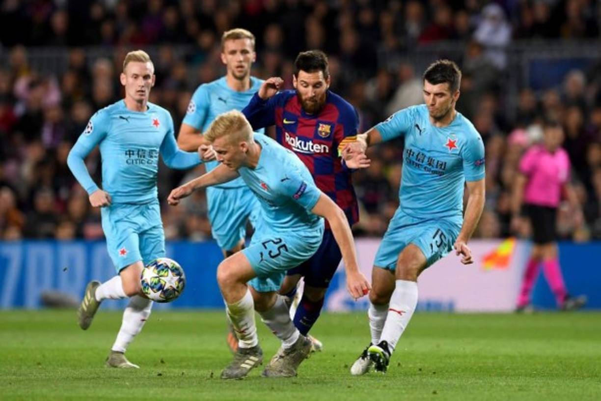 Lionel Messi estuvo bien marcado por los jugadores del Slavia Praga y el argentino no se pudo hacer presente en el marcador.