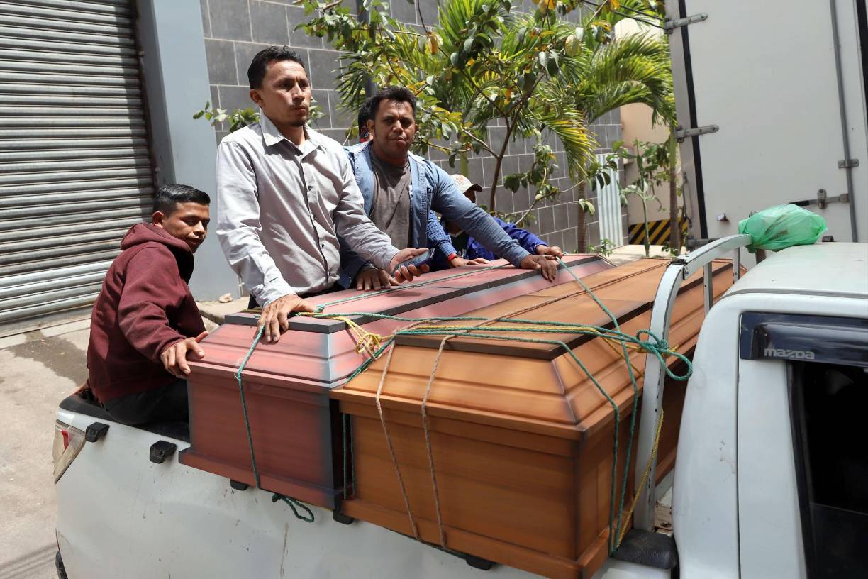 ”Yo la iba a ir a traer a Comayagua, pero ella me dijo: ‘amor, no venga, ya voy en el carro de Nicho”, contó.