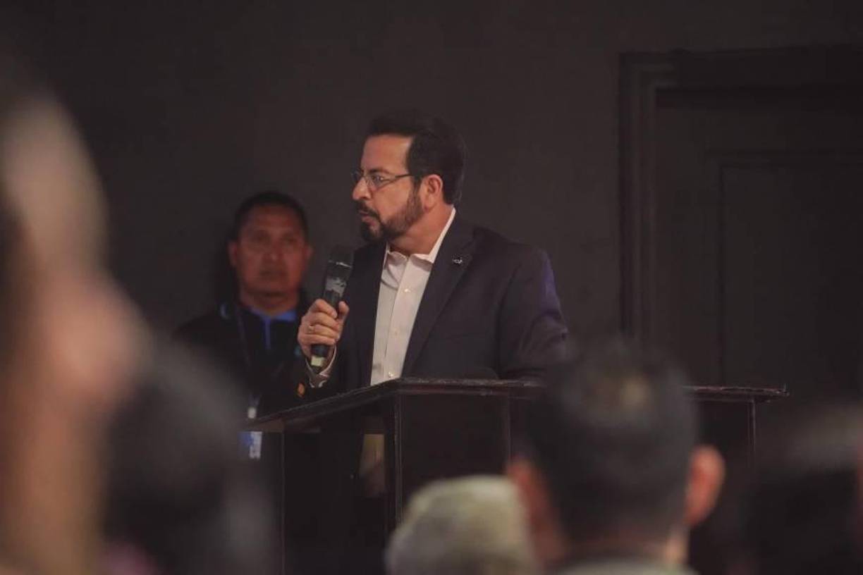 Buscando ayuda, el hombre pidió al pastor cobertura espiritual. Fue entonces cuando Ponce comprendió que la <b>verdadera justicia proviene de Dios</b>.