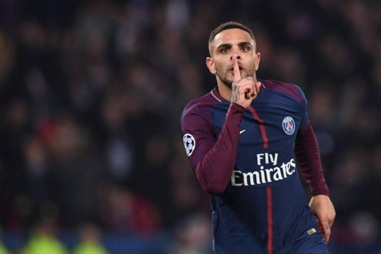 Según RMC Sport, el Arsenal ha contactado con los representantes de Layvin Kurzawa para sondear la opción de que el lateral del PSG recale en los gunners la próxima temporada. Chelsea y Tottenham son otros de los equipos interesados en el jugador. El precio de la operación podría rondar los 25 millones de euros. Foto AFP