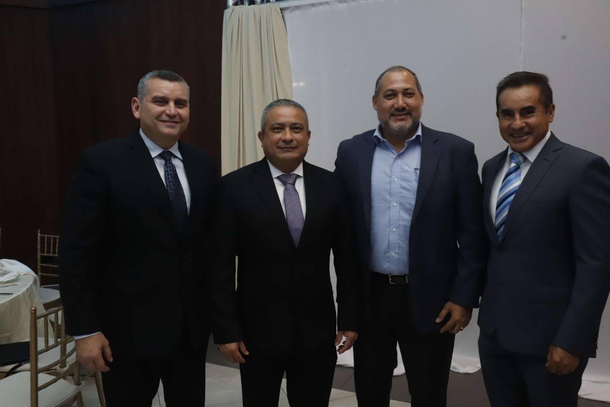 Farid Kattum, Alexis Cruz, Walter Paredes y Sergio Pineda