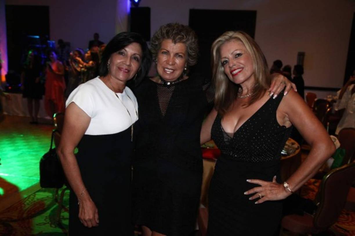 Ángeles Espinoza, Luzma Viveros y Yolanda Vásquez.