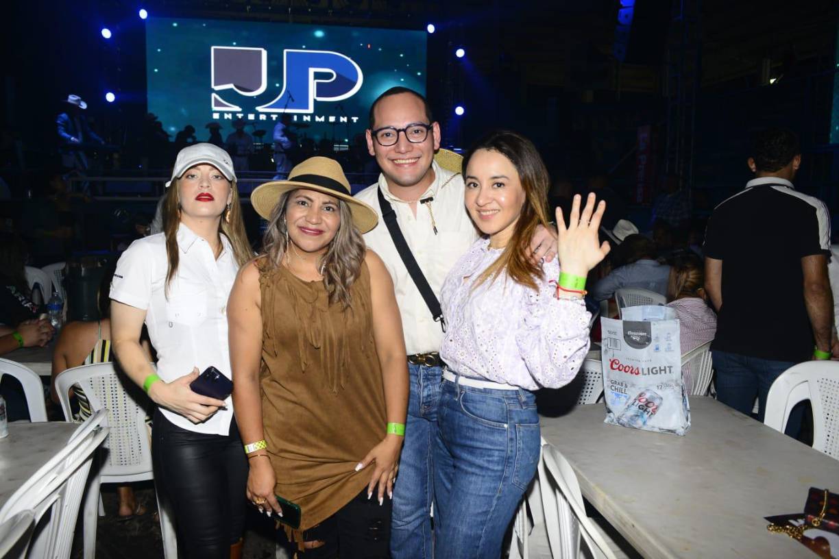 Disfrutaron entre amigos y familiares. 