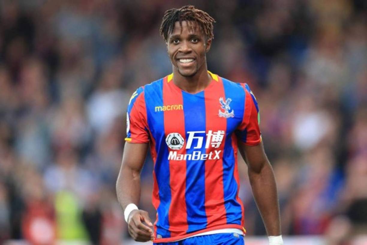 El Borussia Dortmund prepara una oferta de 50 millones de euros por el costamarfileño nacionalizado inglés Wilfried Zaha, delantero del Crystal Palace, según diversos medios británicos.