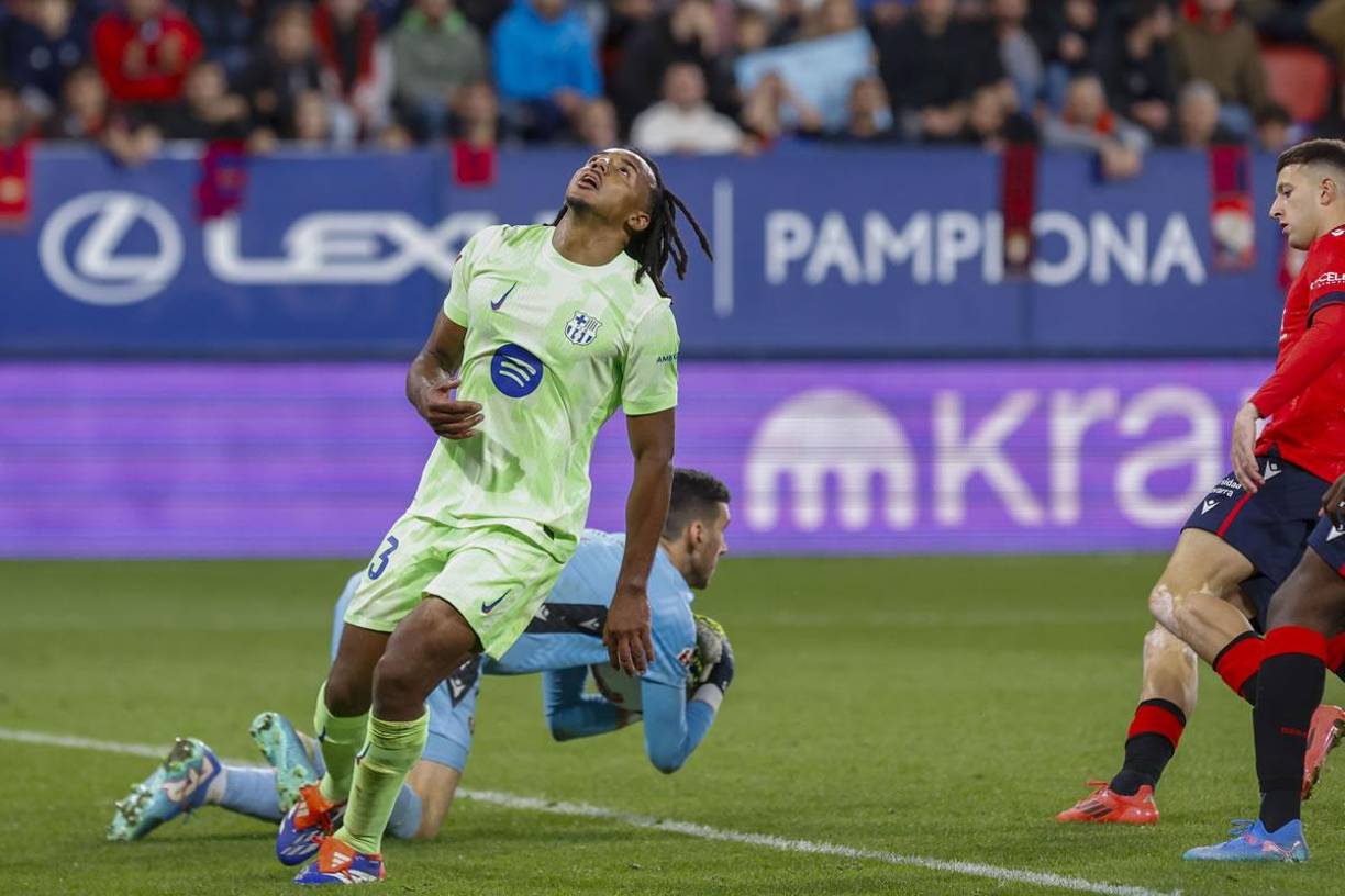 Jules Koundé no tuvo una noche acertada en defensa y tampoco cuando se sumó al ataque buscando marcar.