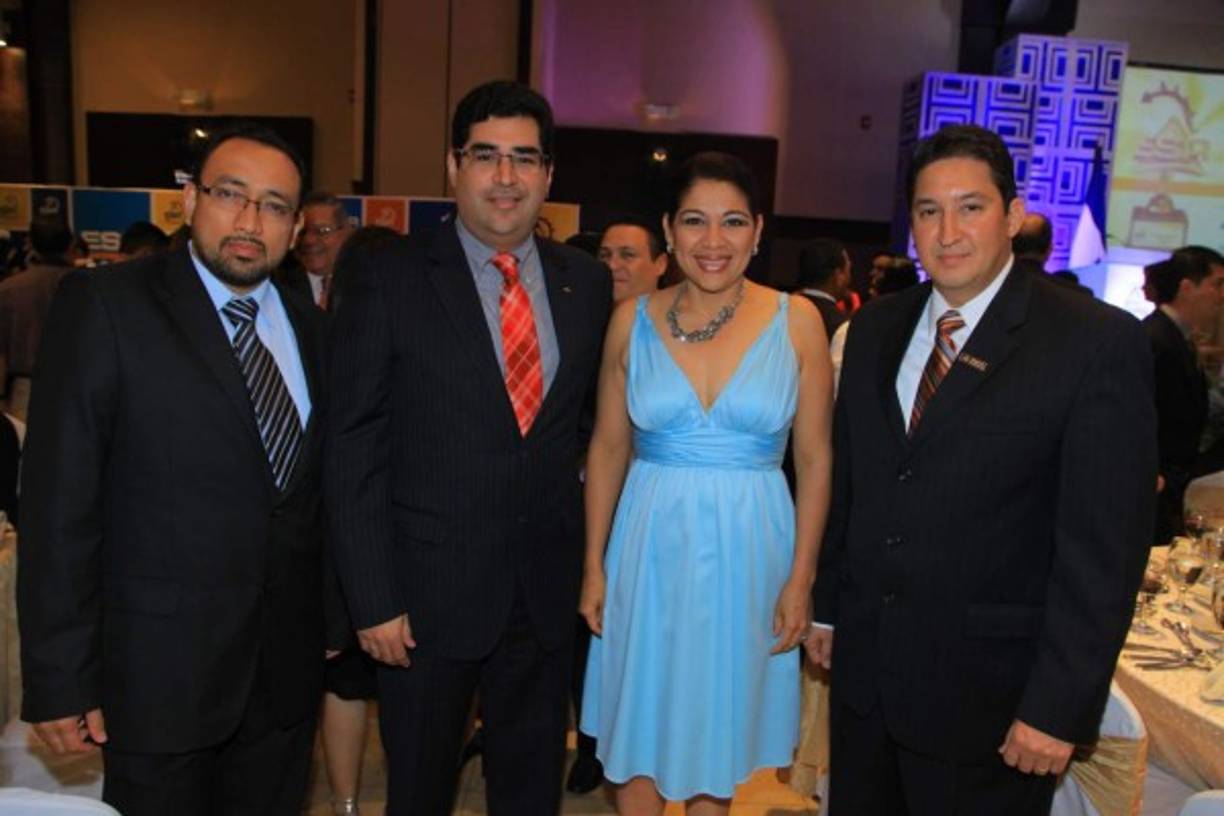 Juan Carlos Rivera, Fernando García, Karla Ávila y Graco Paredes.
