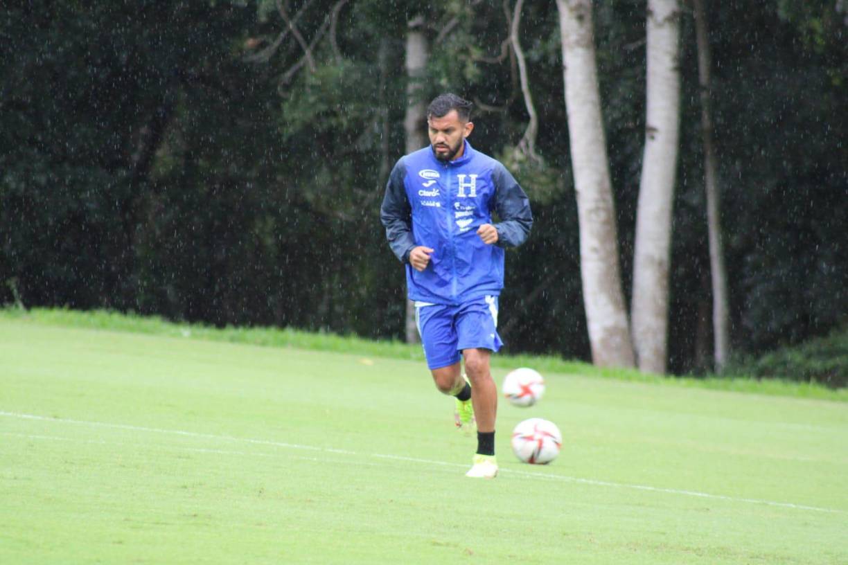 Jorge Álvarez: Llega en un gran momento tras conquistar el tetracampeonato con Olimpia y será uno de los mediocampistas ofensivos de Honduras.