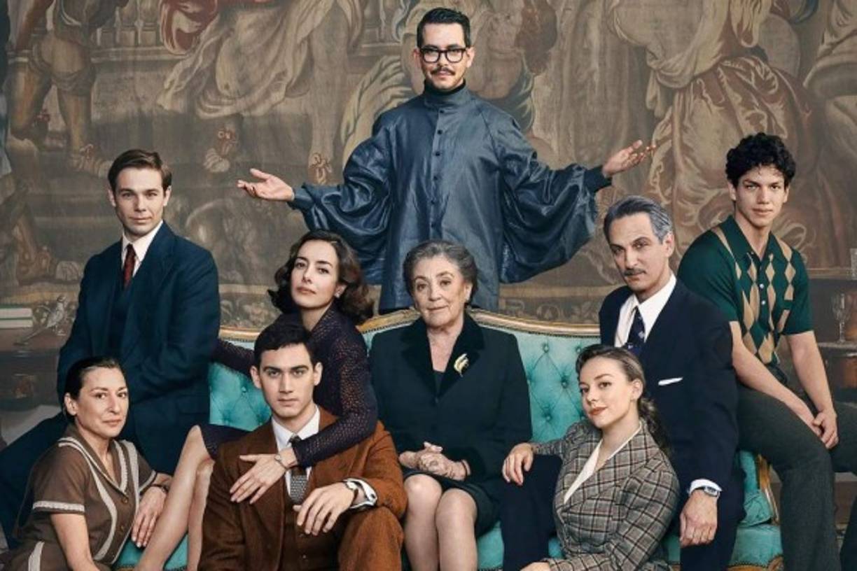 'Alguien tiene que morir', 16 de octubre en Netflix.<br/>Situada en la España conservadora de 1950, 'Alguien tiene que morir', la nueva serie del mexicano Manolo Caro ('Todas las flores'), plantea una historia en la que las apariencias y los lazos familiar juegan un papel fundamental.<br/>Rodada en España, esta miniserie de tres capítulos está protagonizada por Carmen Maura, Cecilia Suárez, Ernesto Alterio, Alejandro Speitzer y el galardonado bailarín Isaac Hernández. El elenco lo completan Ester Expósito, Pilar Castro, Mariola Fuentes y Carlos Cuevas.