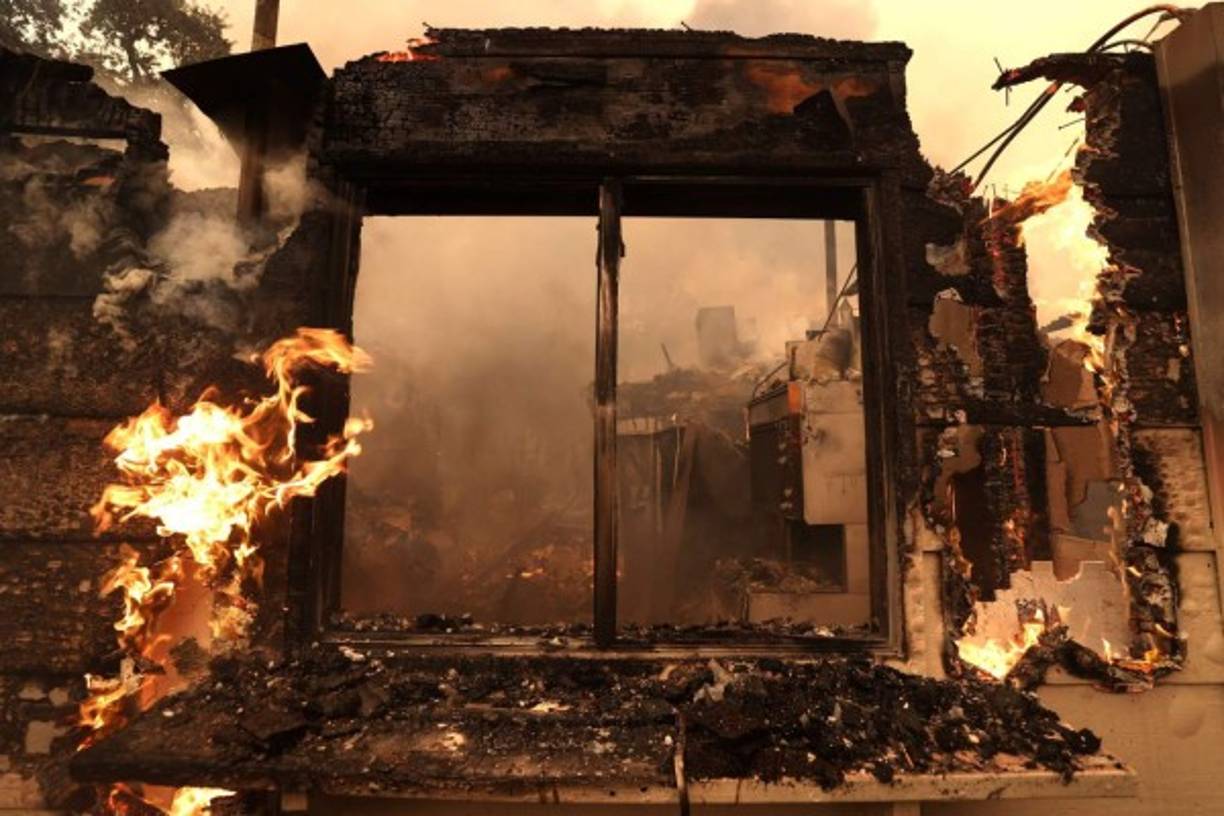 Calistoga, una pintoresca comunidad en la cima del valle de Napa conocida por sus aguas termales y por ser una plataforma para el turismo del vino, ha sido en gran parte evacuada.