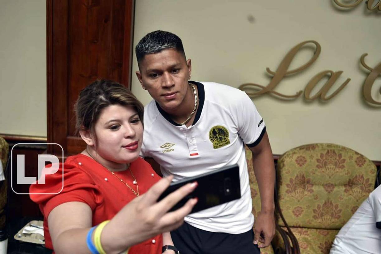 Algarabía por Olimpia y la copa de campeón de Liga Concacaf en San Pedro Sula