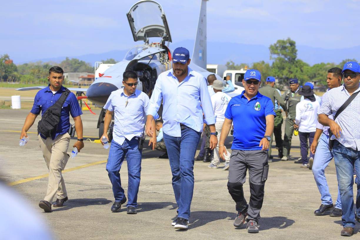 Espectacular show aéreo se vive en San Pedro Sula
