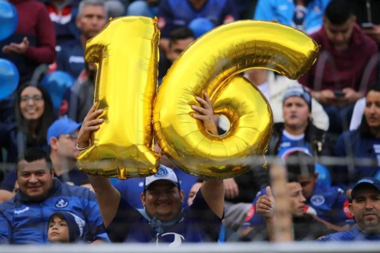 Este aficionado confía en que su Motagua gane la Copa 16 de su historia.