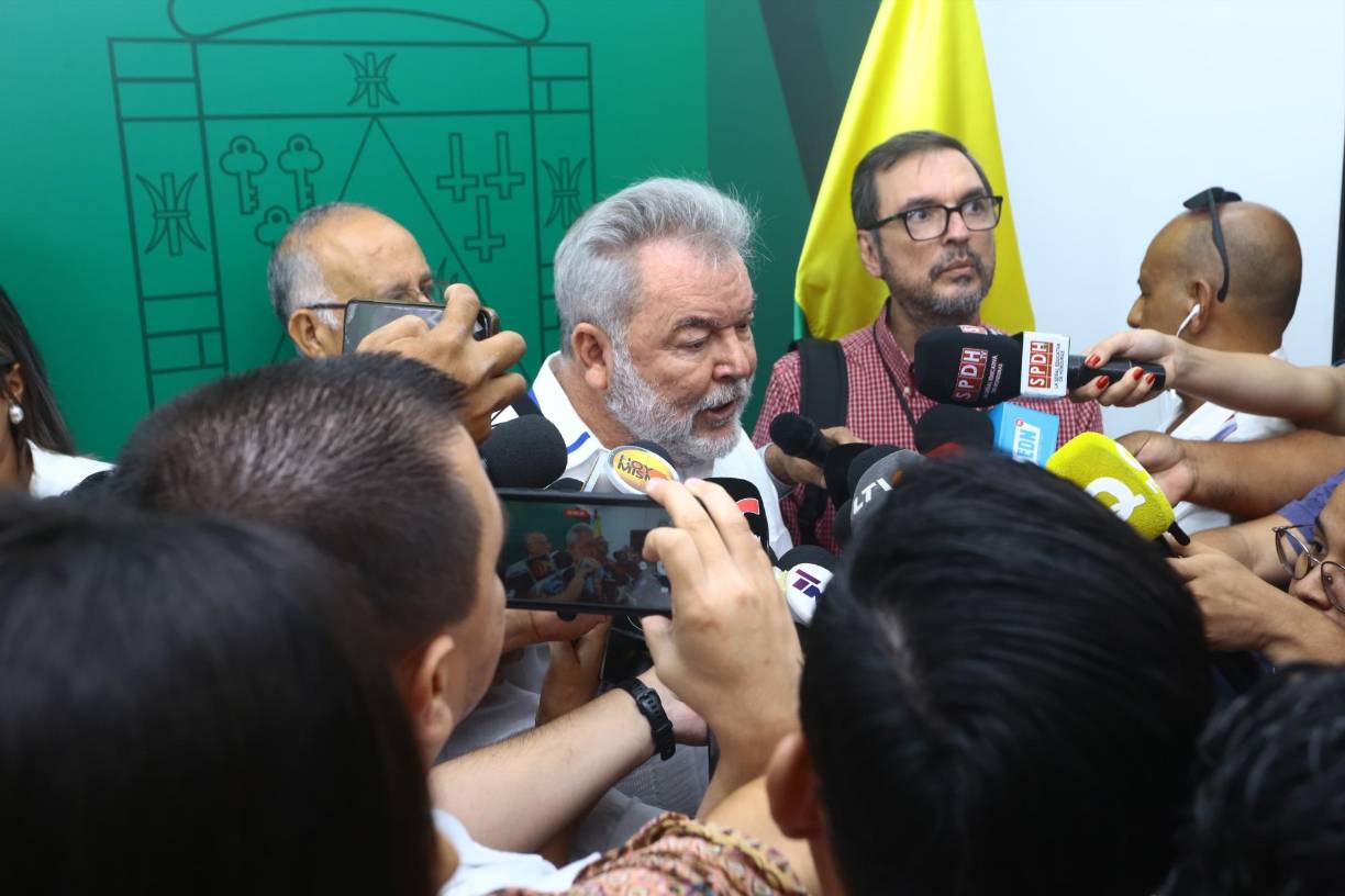 En huelga de hambre alcalde de San Pedro Sula, Roberto Contreras