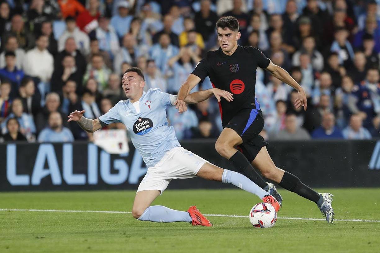 Todo el Celta y el estadio pidió penal por este empujón de Gerard Martín contra Iago Aspas. El árbitro César Soto Grado no pitó nada.