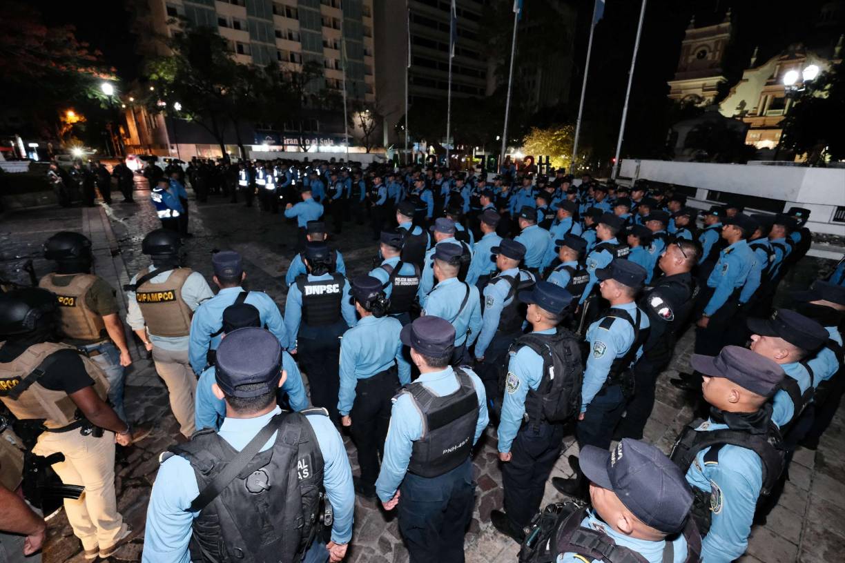 Entre estas se encuentran la reasignación de 500 agentes y 32 patrullas que se encontraban en el Instituto Nacional Penitenciario.