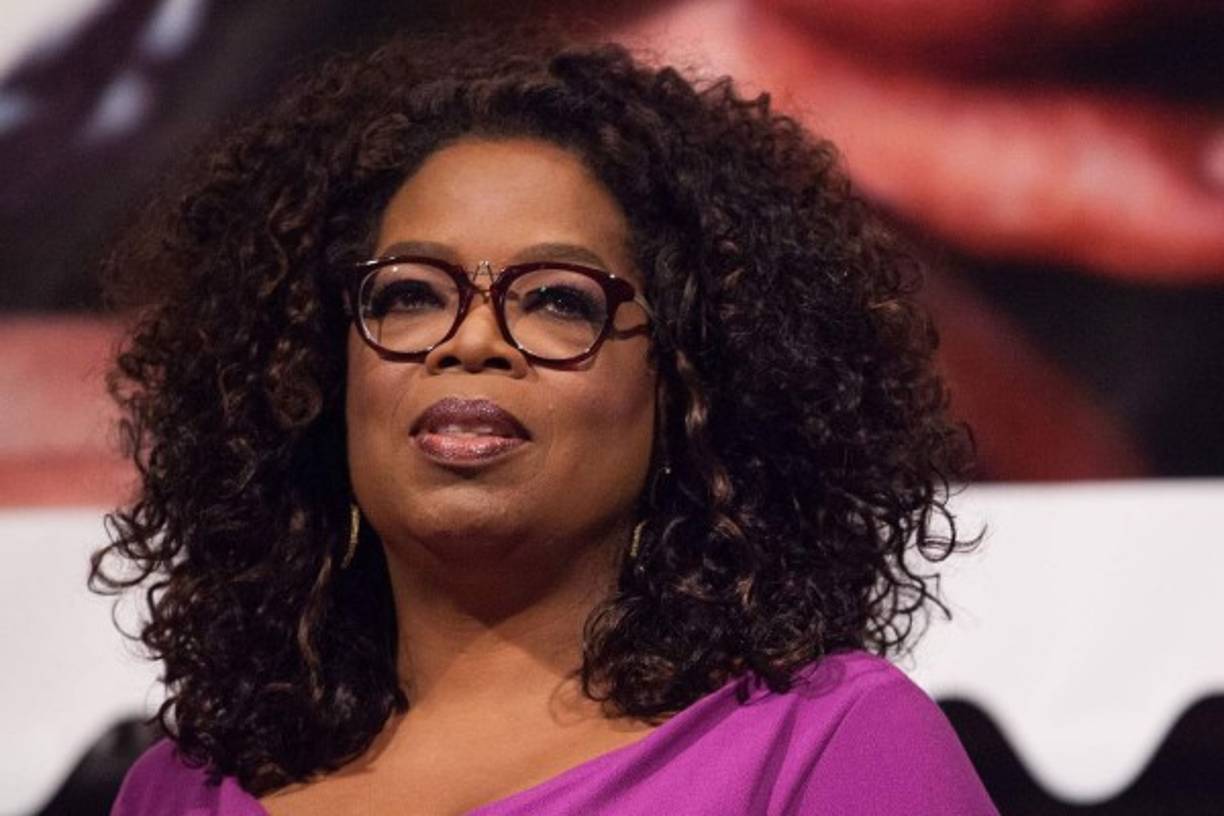 Oprah Winfrey quedó embarazada después de una violación a los 14 años. La presentadora reveló tuvo intentos por abortar.