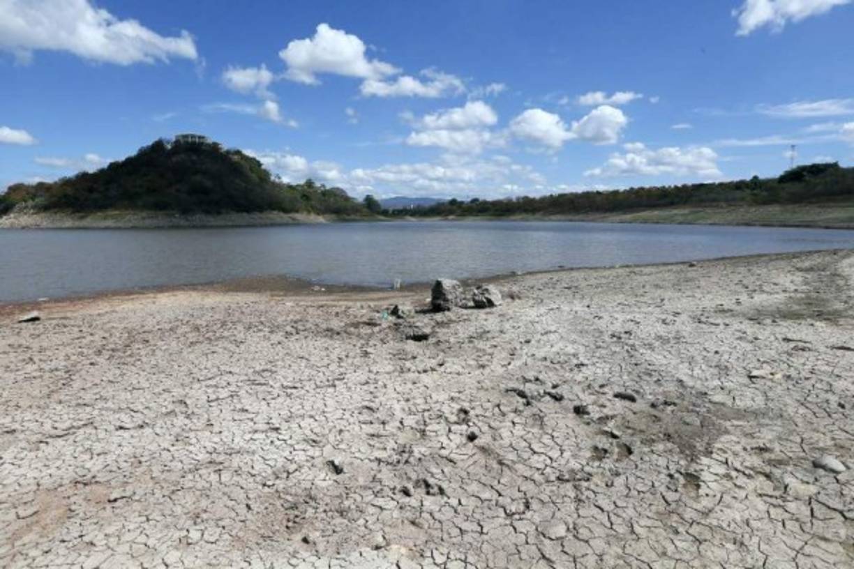 En la capital Tegucigalpa ya es costumbre el racionamiento de agua en casi todo el año. Es un hecho con el que los capitalinos han vivido por muchos años.
