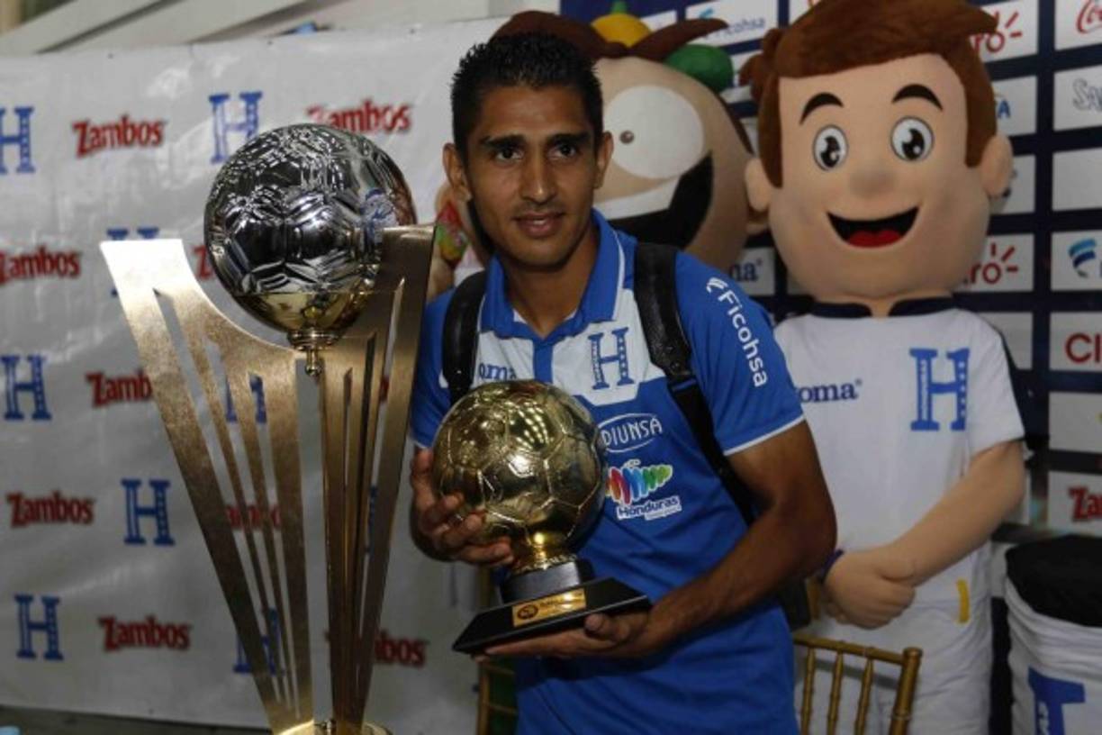 El Real España hizo oficial este día la contratación del volante catracho Jorge Claros, nombrado el MVP de la Copa Centroamericana en donde Honduras fue campeón.