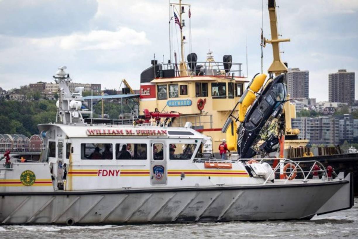 La zona cuenta con seis rascacielos adonde se han trasladado algunas destacadas compañías, como el gigante cosmético L'Oreal o el conglomerado de entretenimiento Warner, y concentra un buen número de altos ejecutivos que frecuentemente utilizan el helicóptero como medio de transporte para evitar los atascos de la ciudad.