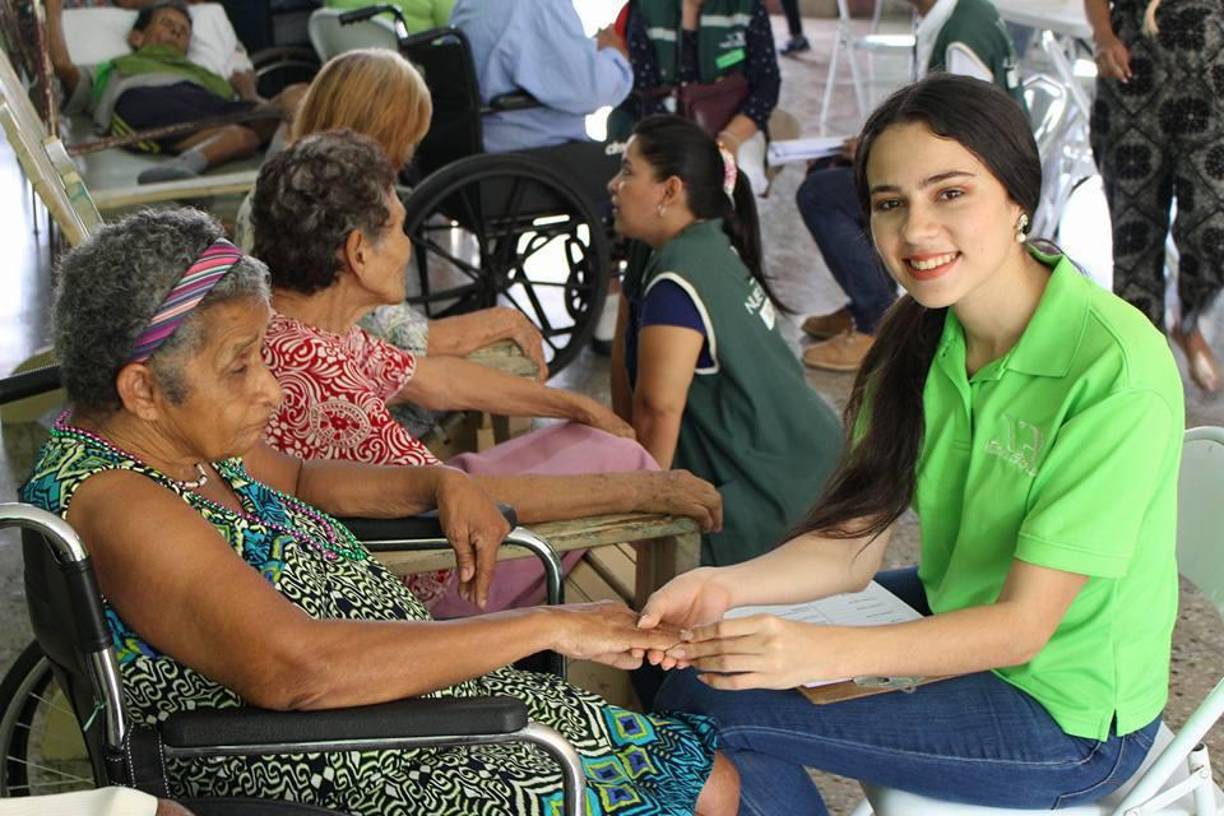 <b>2.</b> Descuentos en servicios: -35% en pasajes, restaurantes, consultas especializadas, salas fúnebres y hoteles.