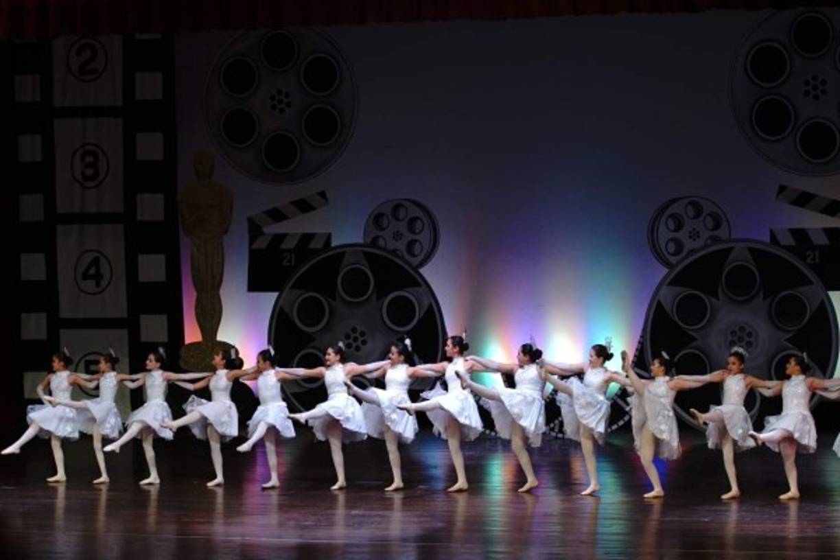 Fabuloso. Fueron alrededor de 150 alumnas las que sorprendieron con su talento.