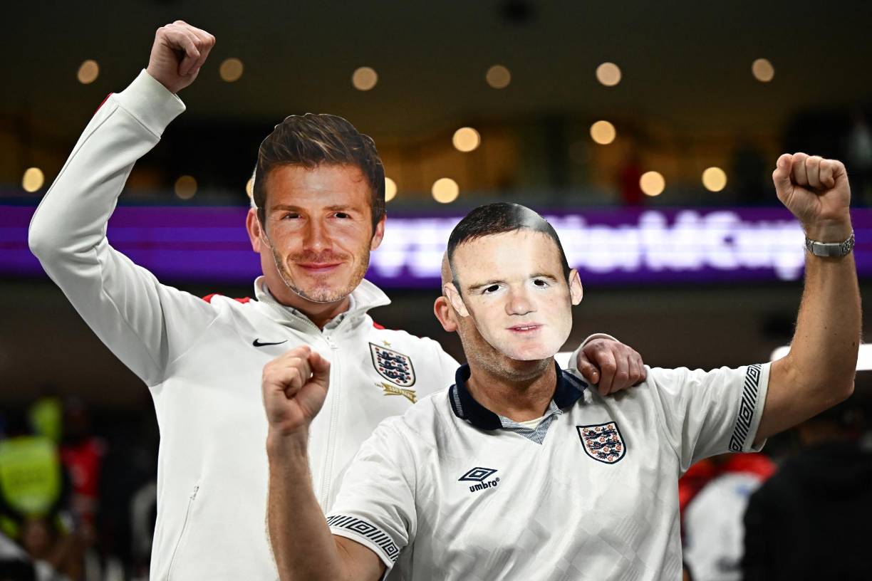Los fanáticos de Inglaterra también muestran su amor a David Beckham y Wayne Rooney, figuras de su país.