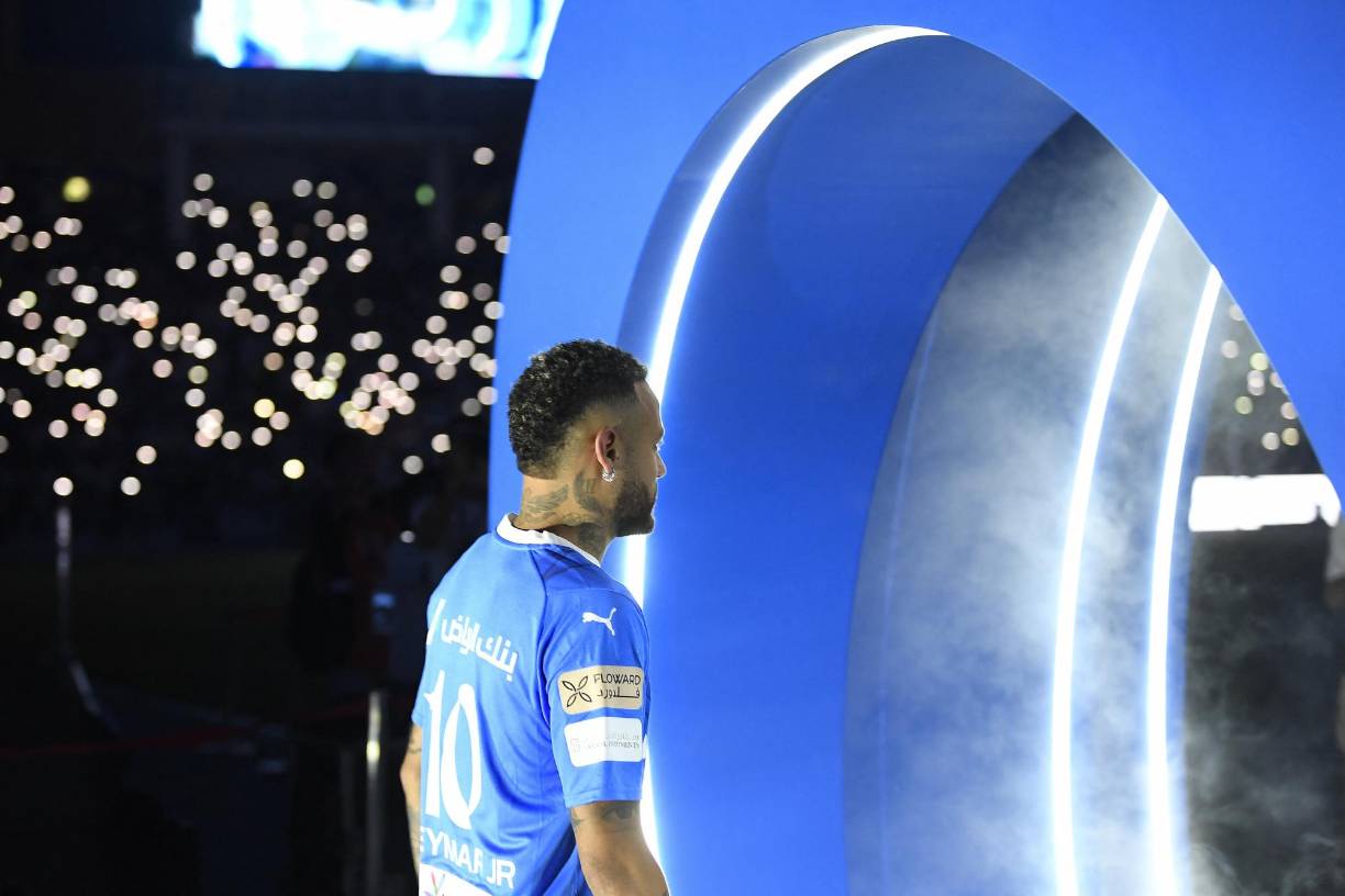 Una fiesta total en Arabia para darle la bienvenida a una nueva estrella a su liga, tal y como lo es el “10” de la Canarinha y la nueva adquisición, el marroquí, Bono. 