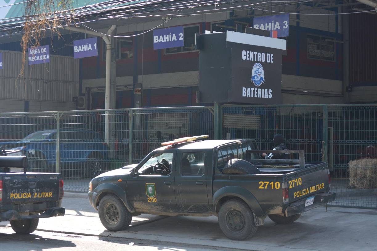En un operativo conjunto del Ministerio Público (<b>MP</b>), la Agencia Técnica de Investigación Criminal (<b>Atic</b>) y la Policía Militar, se llevaron a cabo allanamientos en varios negocios y una residencia en San Pedro Sula, Cortés. 