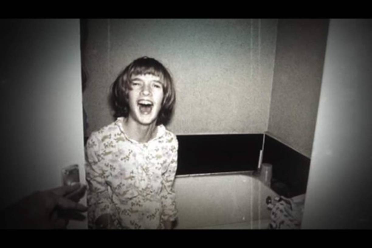 La pequeña Janet Hudson.