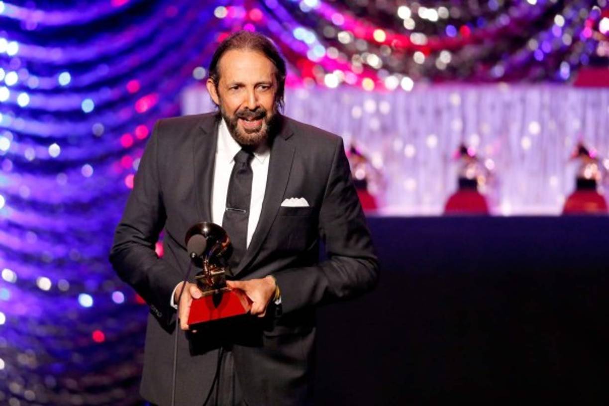 Juan Luis Guerra ganó varios premios importantes en los Latin Grammy 2015.