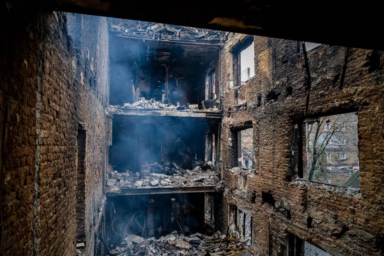 “La situación en los alrededores de Bajmut es extremadamente tensa”, reconoció el martes Oleksander Syrskyi, citado por el centro de prensa oficial del ejército. 