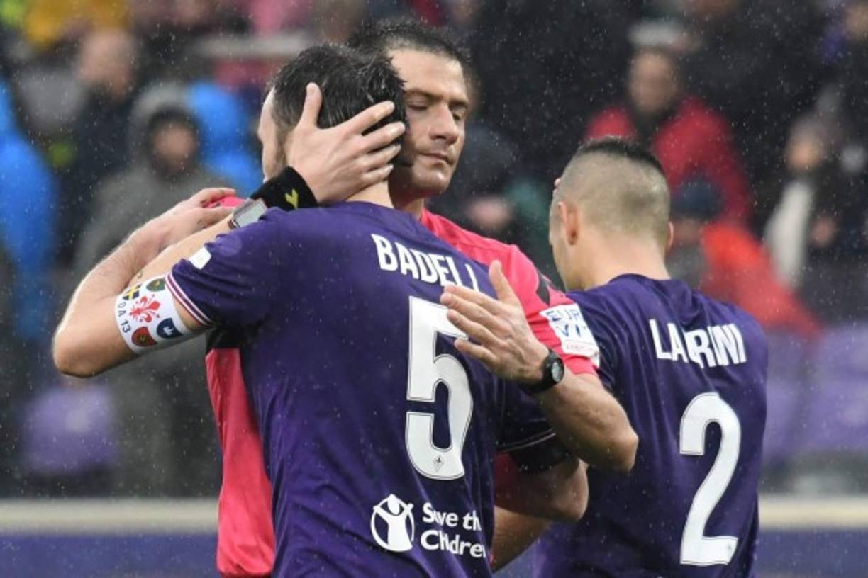 La Fiorentina (9º) disputó este domingo ante el Benevento en medio de un emotivo ambiente su primer partido sin Davide Astori, su capitán, fallecido hace una semana.