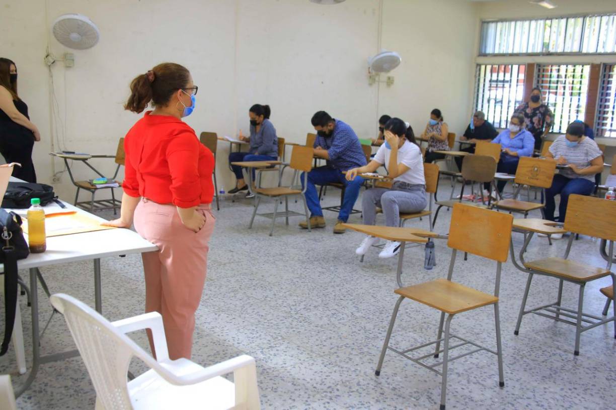 Estas son algunas interrogantes conformadas en su mayoría con el formato de enumeración de los exámenes aplicados a los 55,000 docentes que participan por obtener una de las 14,000 plazas.